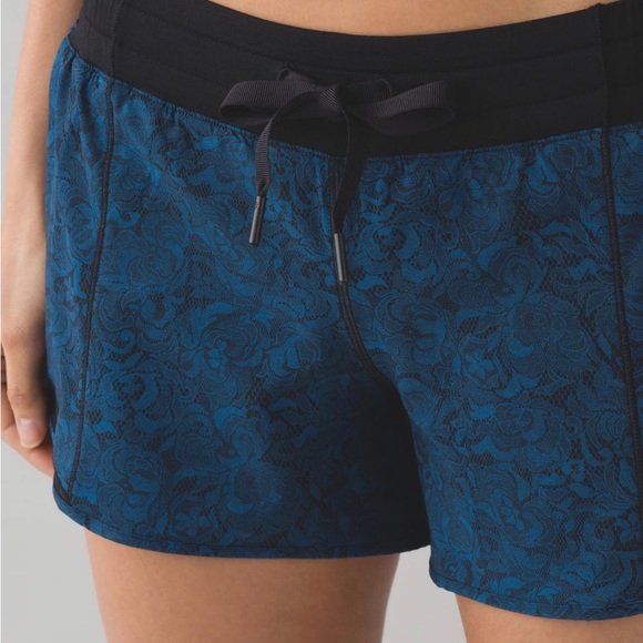 Lululemon Hotty Hot Shorts 4” - Picture 2 of 8
